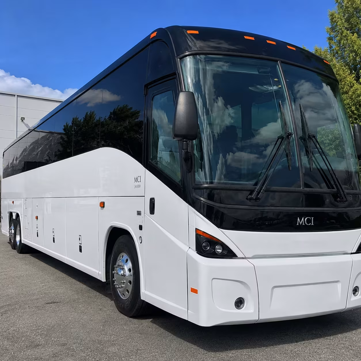 san clemente employee shuttle buses for the i 5 commute