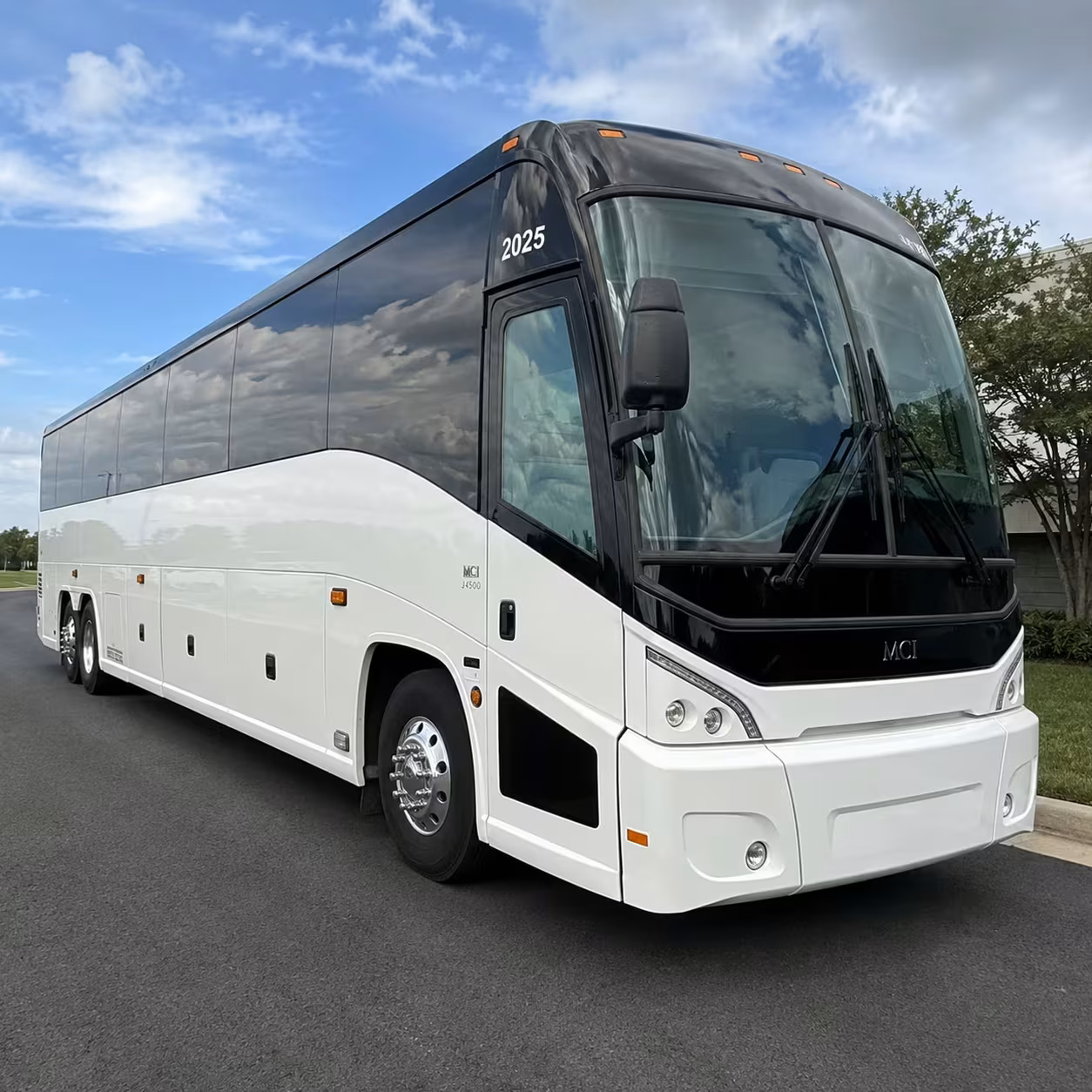 san clemente minibus rentals to the observatory and belly up